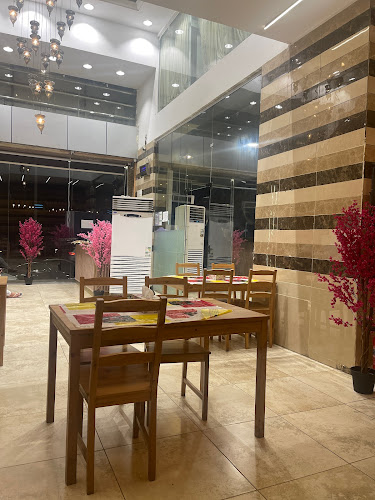 Opinii despre مطاعم مشويات الحمراء فرع فلسطين în جدة - الضيافة