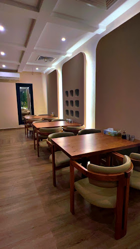 مطعم صحن مشوي - القطيف‎