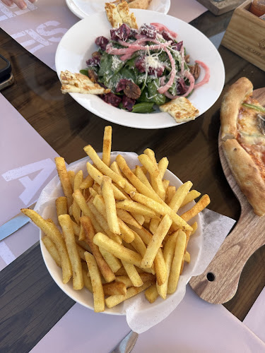 Opinii despre السيف كافيه الشبيلي الخور în الخبر - الضيافة