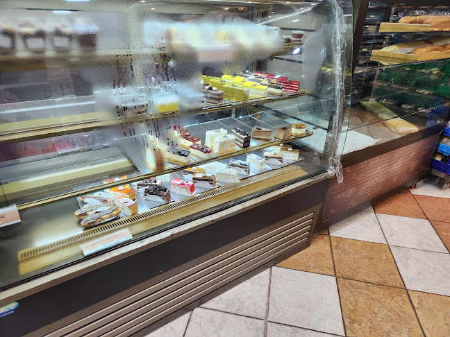 مخابز و حلويات حارة رحال