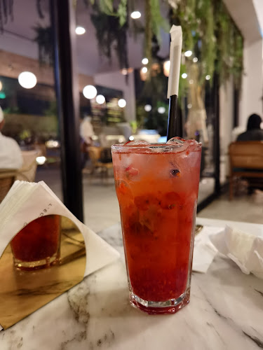 لإكلير دي جيني - الضيافة