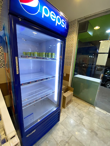 فلافل شرق - الضيافة