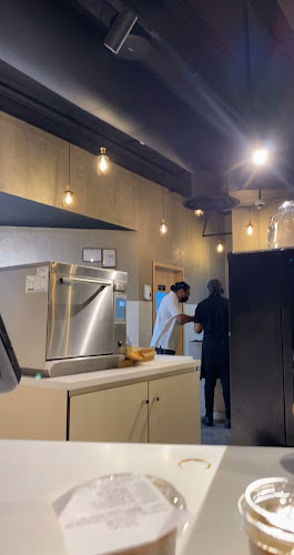 شارع عبدالله سليمان, Ath Thaghr District، جدة 22338