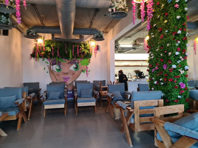 Opinii despre Ramira cafe 2 - راميرا كافيه التحلية în الرياض - الضيافة