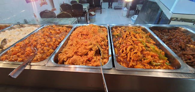 بوفيه النهار لتقديم الوجبات