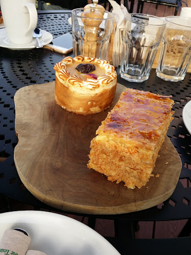 Opinii despre إيرث كافيه în جدة - الضيافة