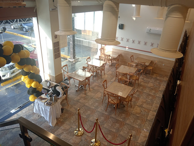 عيش وملح البخاري - جدة