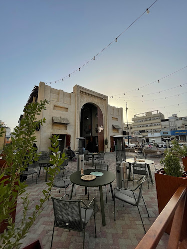 Opinii despre مطعم شرق القيصرية în الهفوف‎ - الضيافة