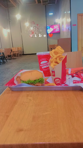 برغرايززر - الضيافة