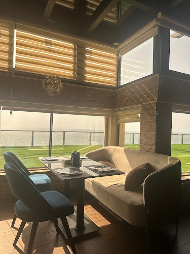 مطعم و كوفي ايلاند - الضيافة