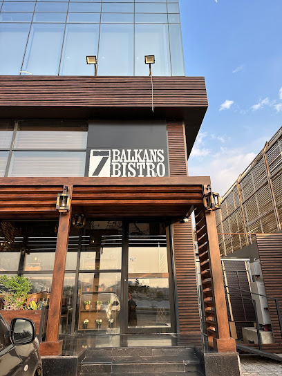 7 بلكانس بسترو