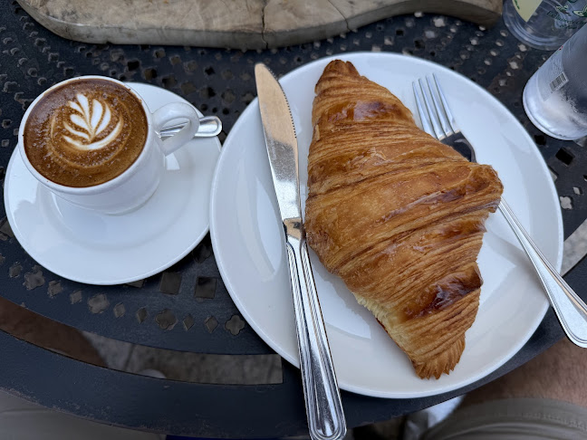 Opinii despre إيرث كافيه în جدة - الضيافة