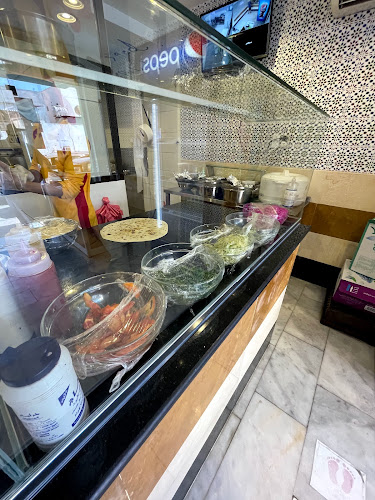 فلافل شرق - العمران