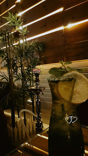 مزة عنب لاونج وكافيه - الرياض