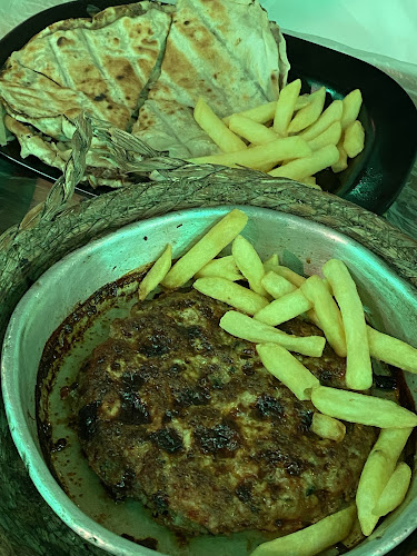 Comentarii opinii despre مطعم كباب بوتمبه