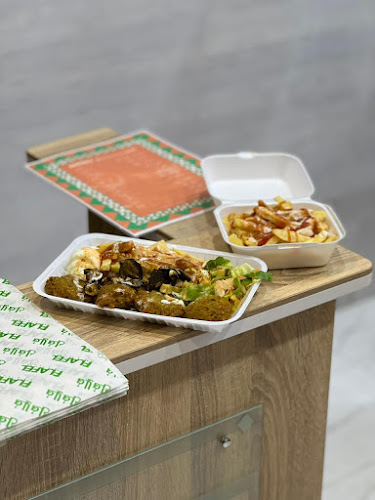 فلافل لتين - الضيافة