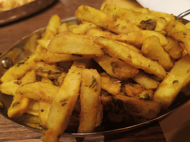 كراون تكا - الضيافة