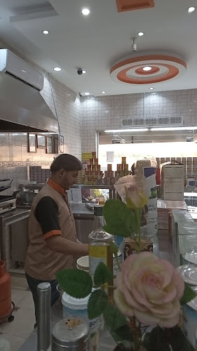 Opinii despre بوفية القارات الذاتية للوجبات السريعة în المدينة المنورة - الضيافة