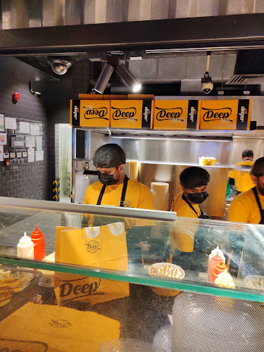 ديب فرايز - الضيافة