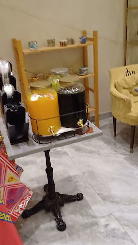 كوفي ولاونج ياني - الرياض