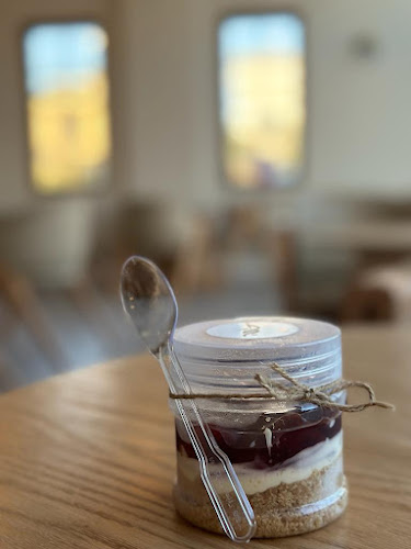 مقهى لُجّ - الضيافة