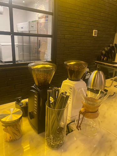 مطعم ثومية - الخالدية - الهفوف‎