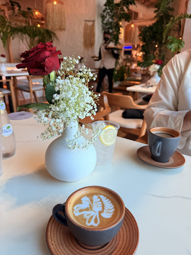 Opinii despre لحظة كيف للقهوة المختصة أبراج زمزم în مكة - الضيافة