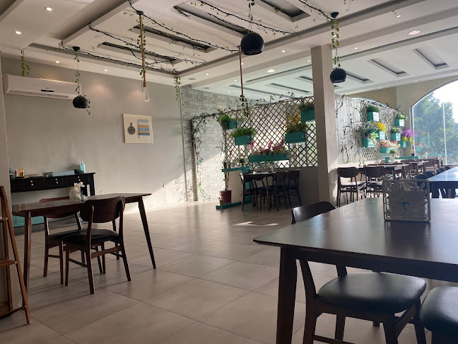 ارجوحة الورد - الضيافة