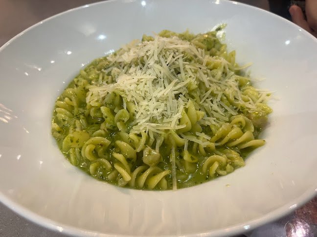 8JW7+8FG، Hofuf Plaza King Abdullah Rd, Al Rawdah الهفوف، المبرز