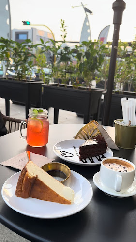 Comentarii opinii despre Moons & Tunes Restaurant & Cafe. مطعم ومقهي مونز اند تونز كافيه