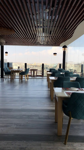 شارع الملك سعود، الخشع، أبها 62521