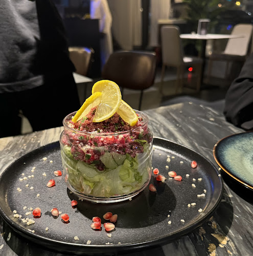 ان ات برجر - الضيافة