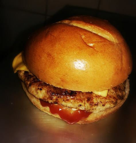 جوسي برجر جدة Juicy Burger Jeddah since 2006 - الضيافة