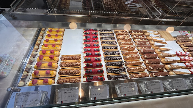 لإكلير دي جيني - الضيافة