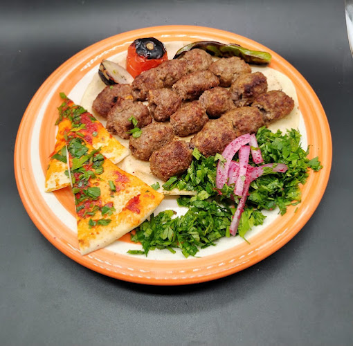 مطعم الكمال الدمشقي - الضيافة