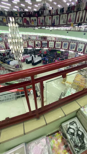 Opinii despre مجمع الساحة التجاري المدينة المنورة în المدينة المنورة - الضيافة