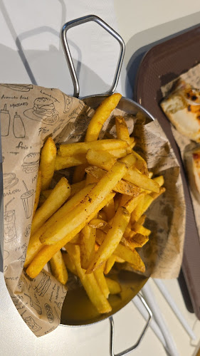 Four Brothers restaurant - الضيافة