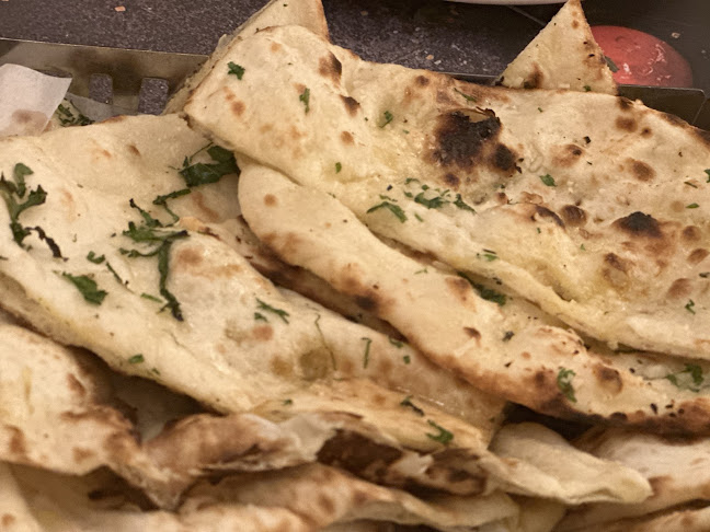 مطعم بهارات