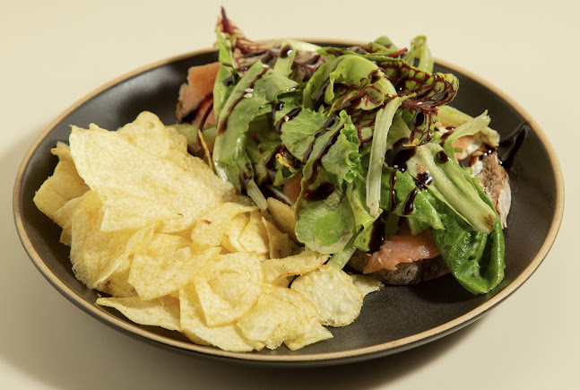 Opinii despre مقهى مابعد السادسة în جدة - الضيافة