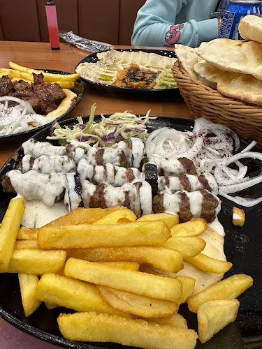 مطعم المشوي العنابي - الهفوف‎