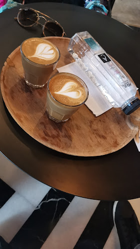 بلاك بوشن - الضيافة