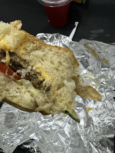 Opinii despre مطعم قوزال în الطائف - الضيافة