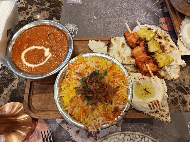 مطعم بهارات