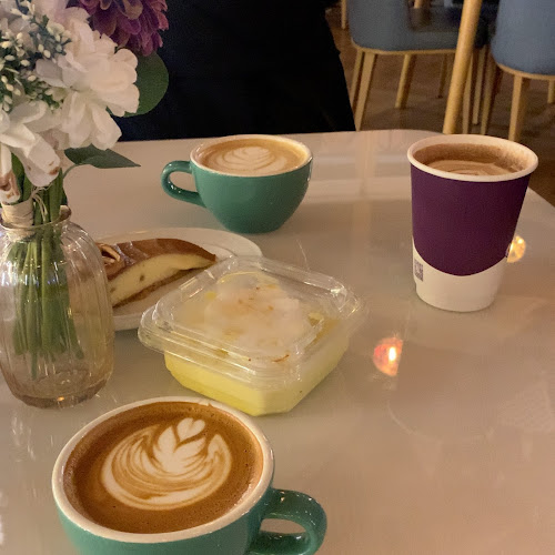 Opinii despre مقهى صناع القهوة - السرايا مول în مكة - الضيافة