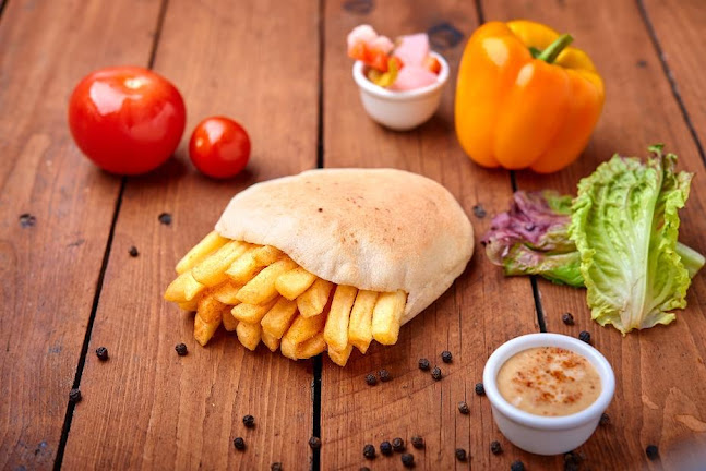 شاورما وفطائر ملاذ - الضيافة