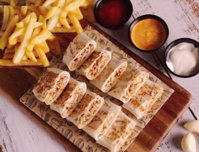 Opinii despre شاورما عزوز على الفحم în القنفذة - الضيافة