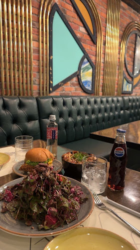 جيالو Giallo - الضيافة