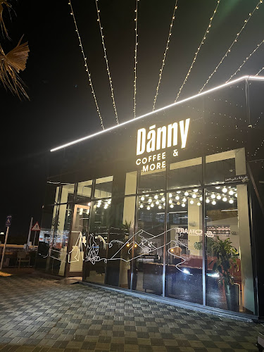 داني كوفي - الضيافة