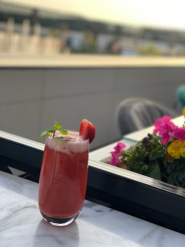 مونیز - الضيافة