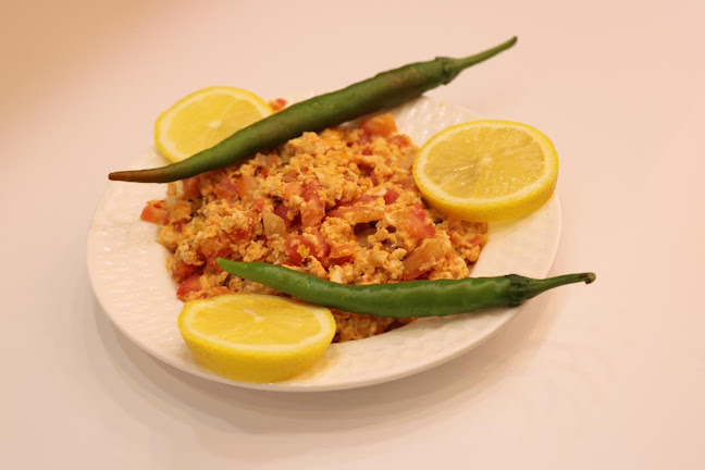 عالم العرائسي والشاورما